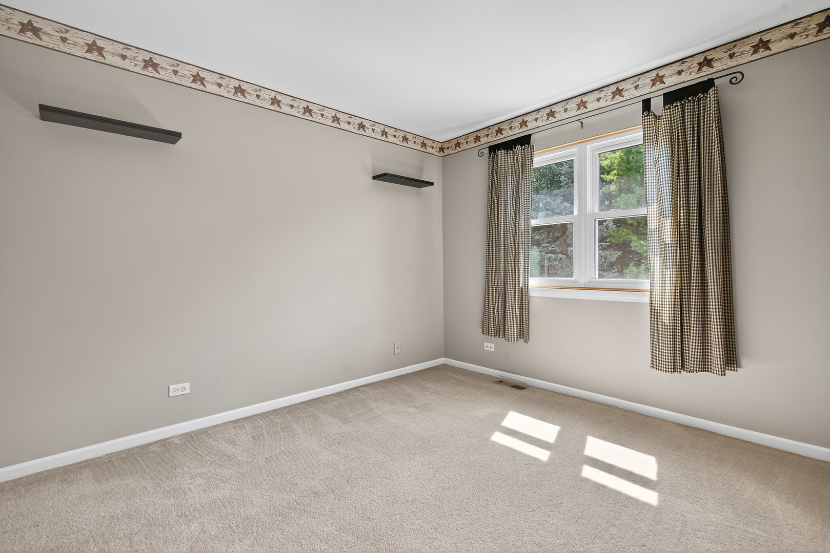 4 Farmington Court, Lake In The Hills, IL 60156