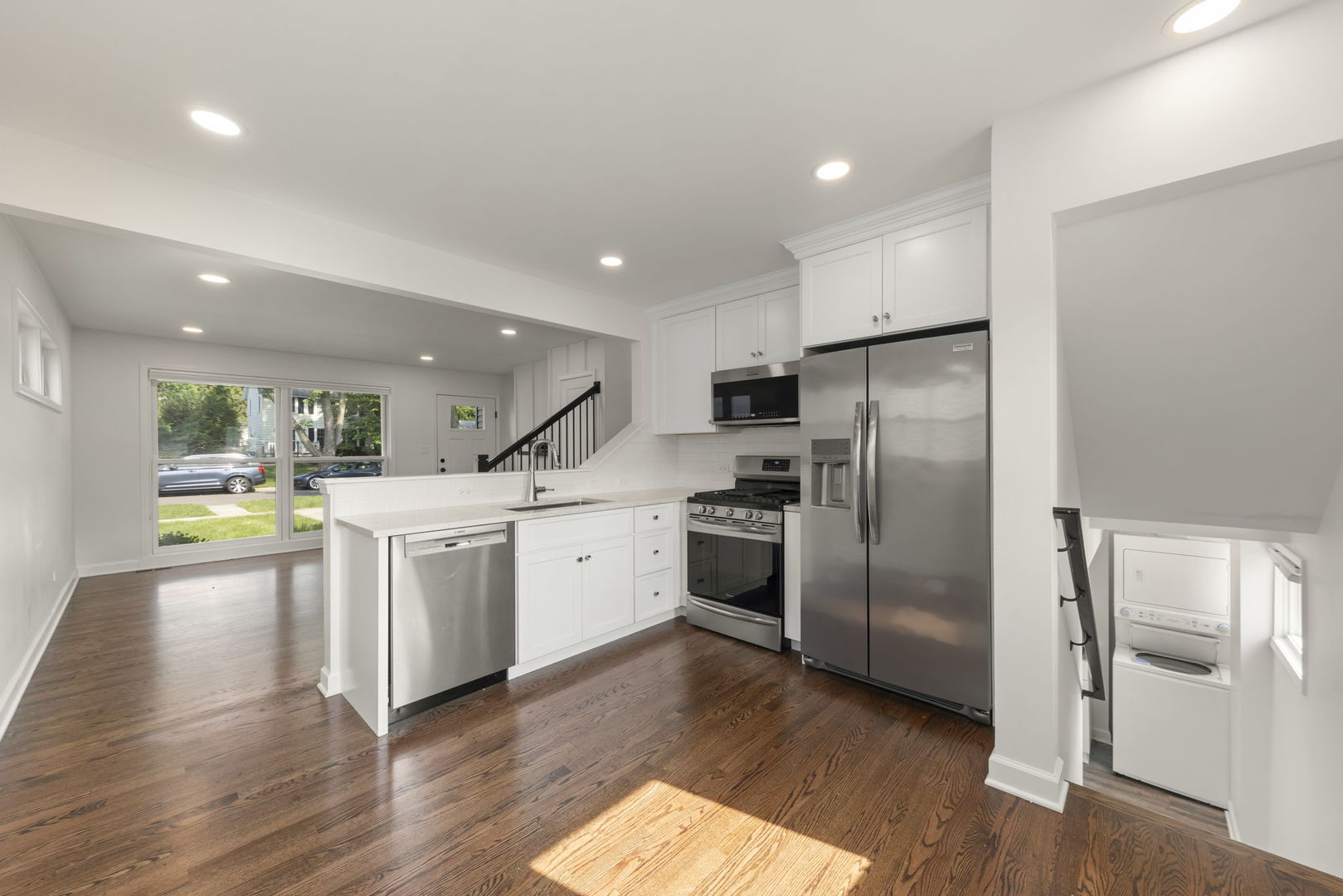 823 N Ellsworth Street, Naperville, IL 60563