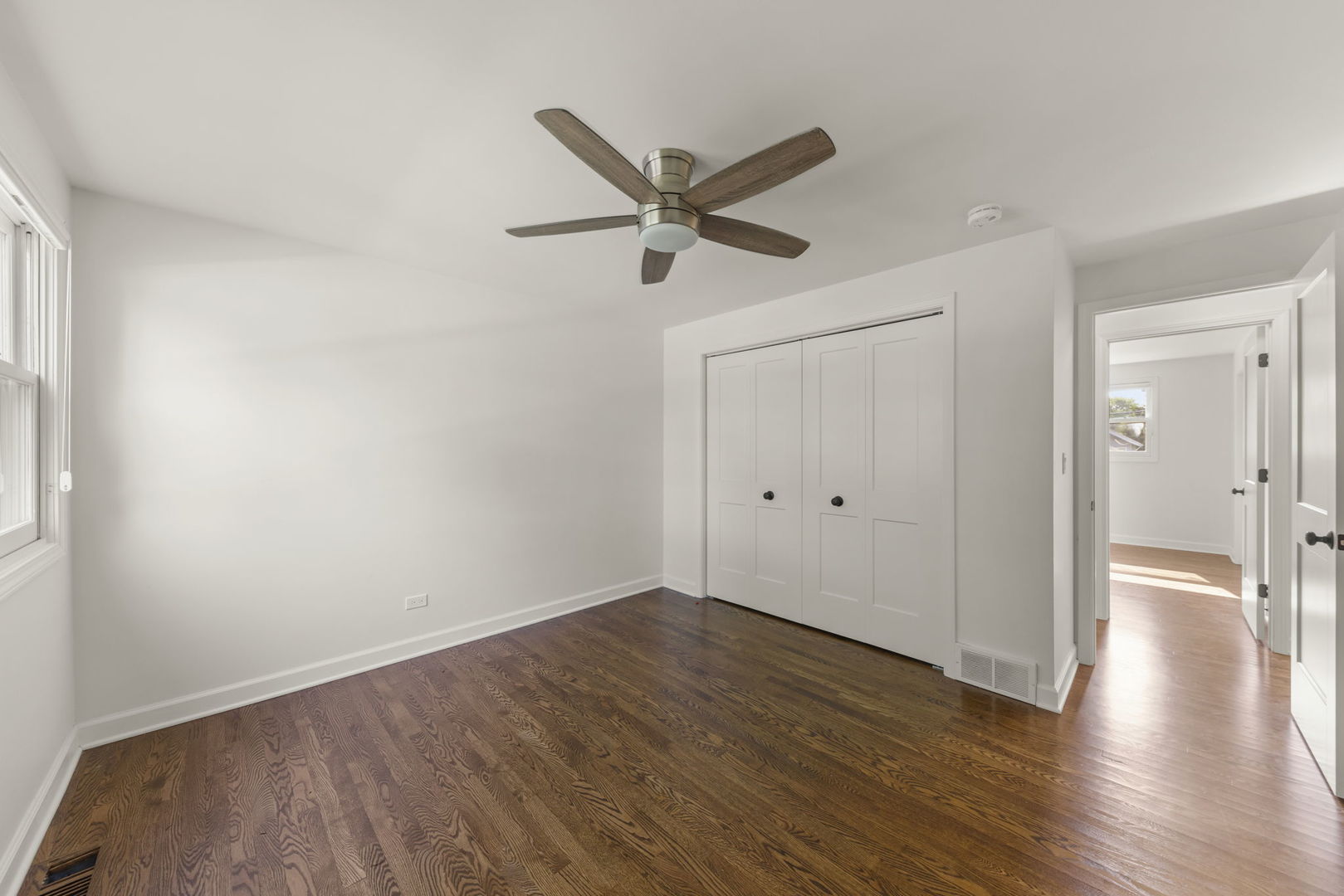 823 N Ellsworth Street, Naperville, IL 60563