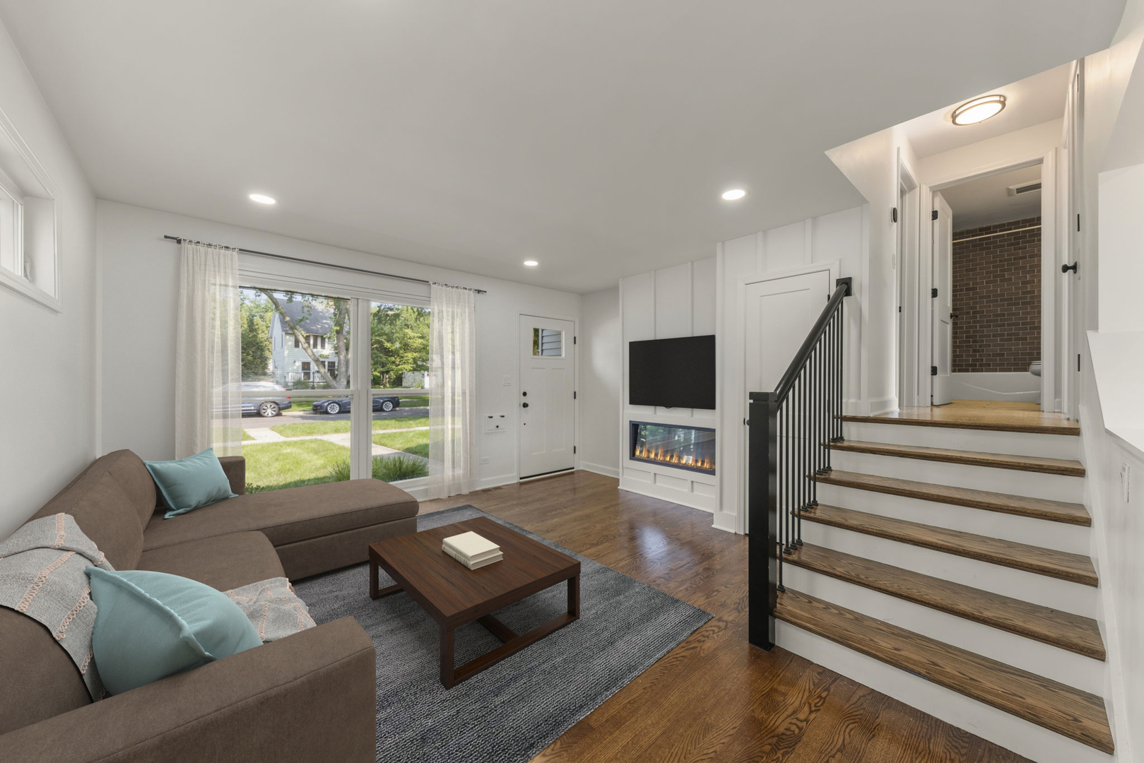 823 N Ellsworth Street, Naperville, IL 60563