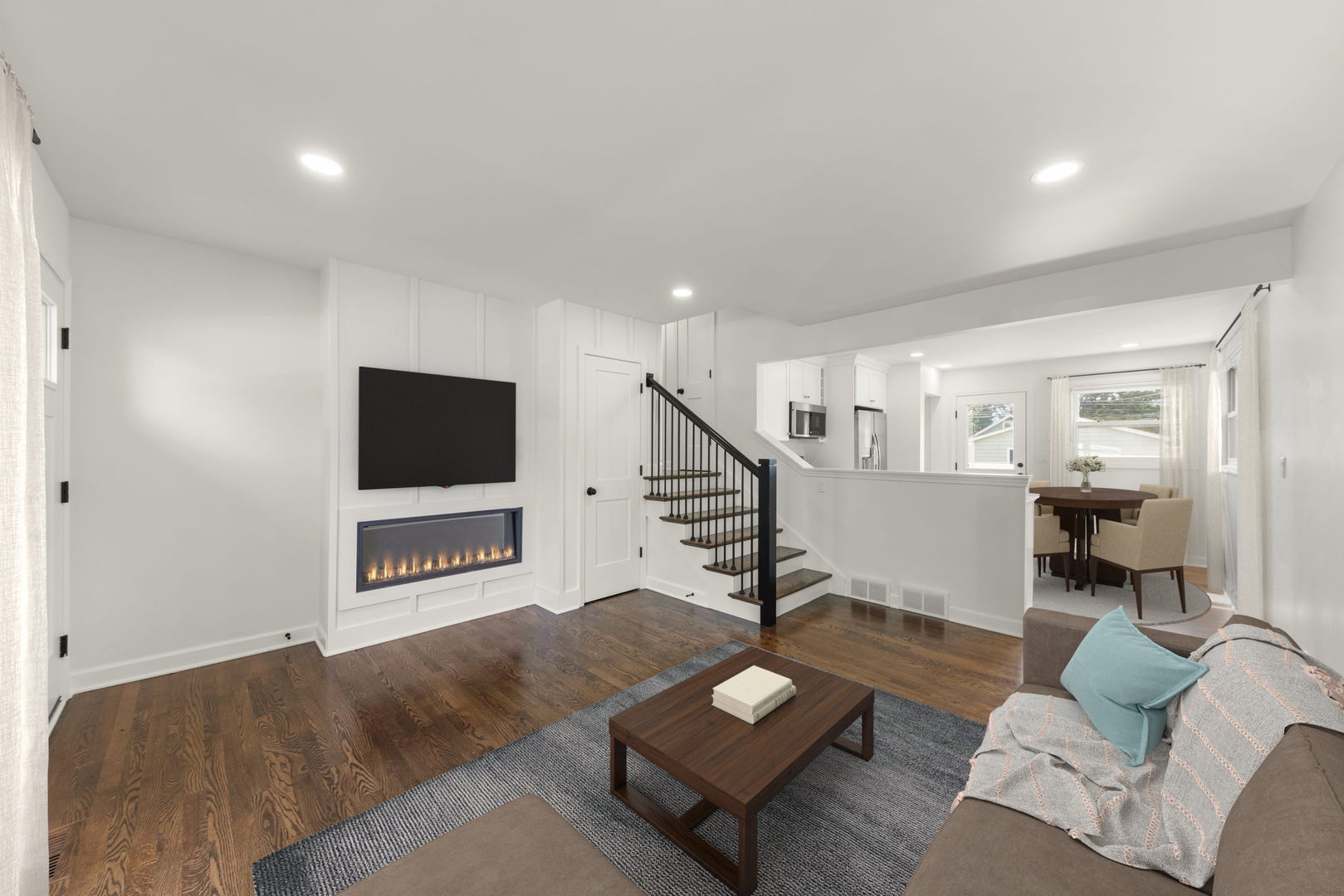 823 N Ellsworth Street, Naperville, IL 60563