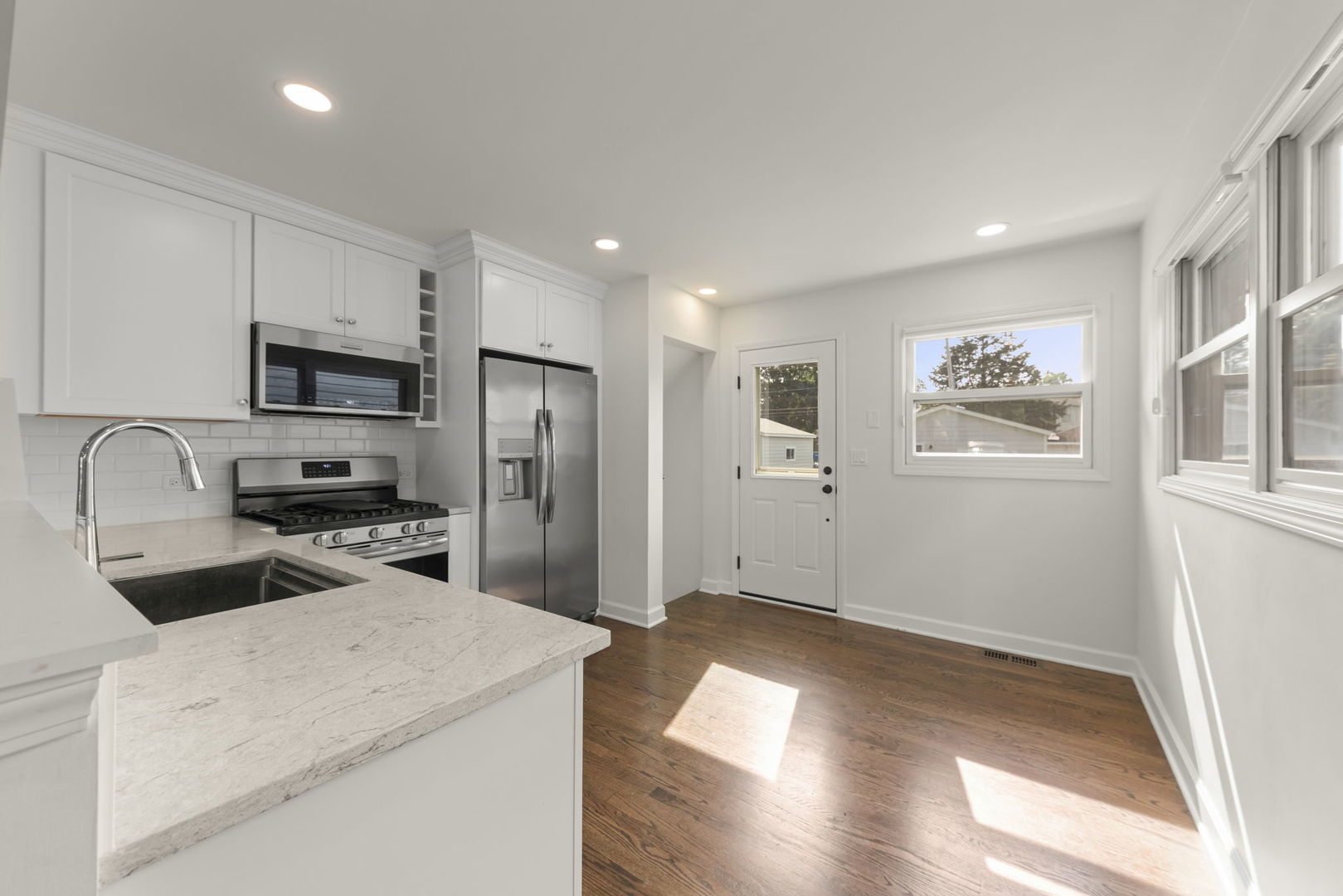 823 N Ellsworth Street, Naperville, IL 60563