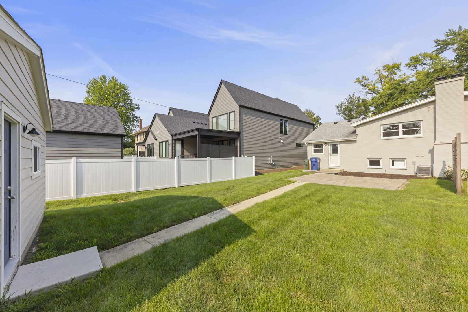 823 N Ellsworth Street, Naperville, IL 60563