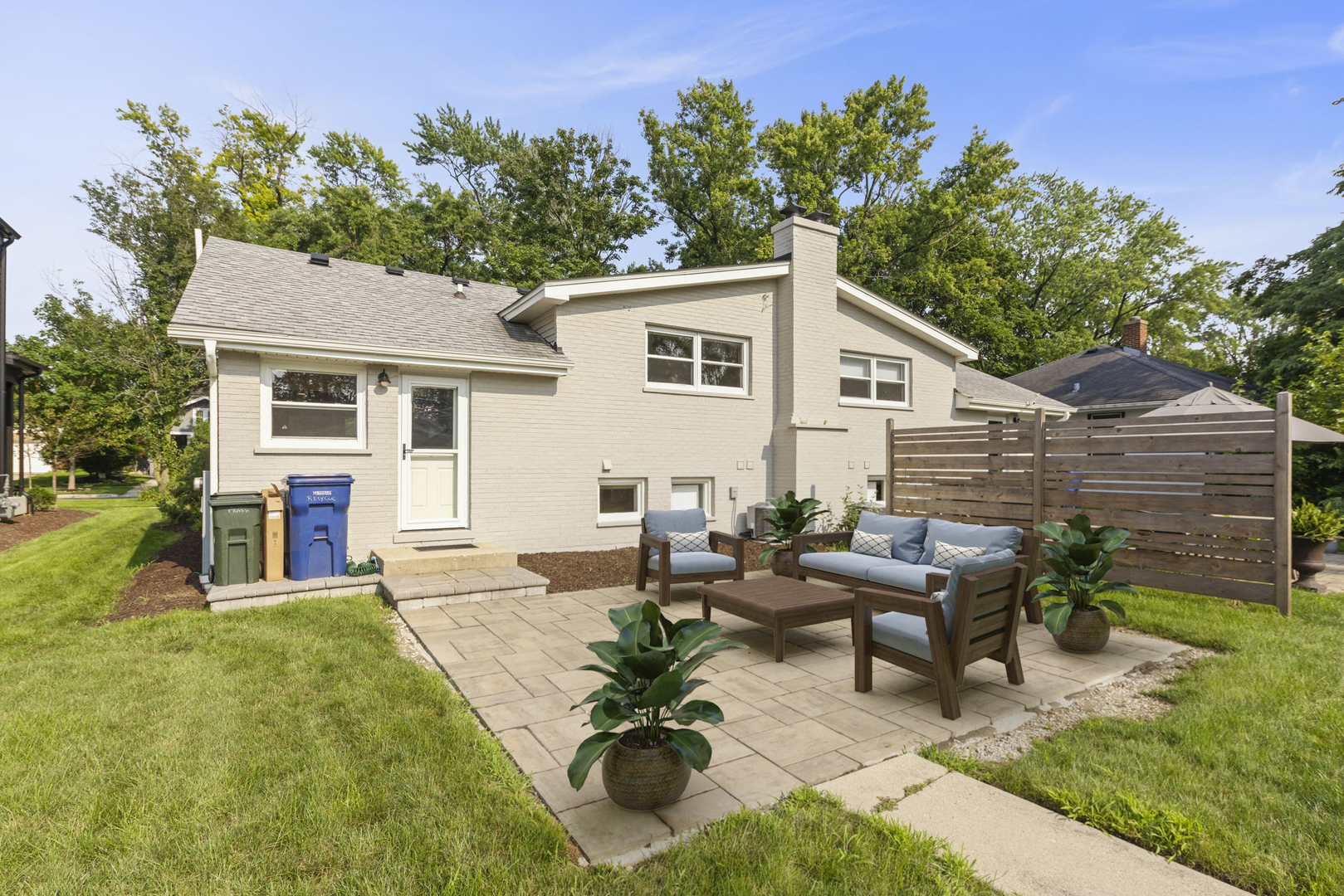 823 N Ellsworth Street, Naperville, IL 60563