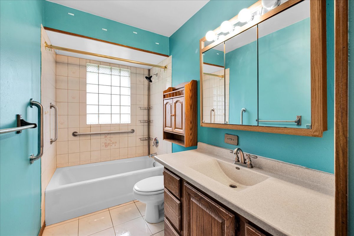 16101 S Legion Court, Plainfield, IL 60586