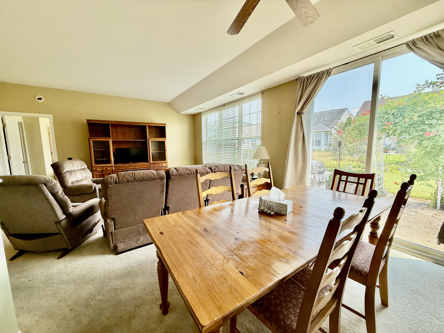 13455 Nealy Road, Huntley, IL 60142