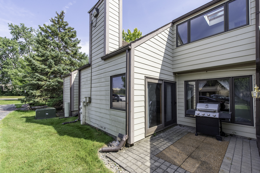 3302 Berwyn Avenue #82, North Chicago, IL 60064
