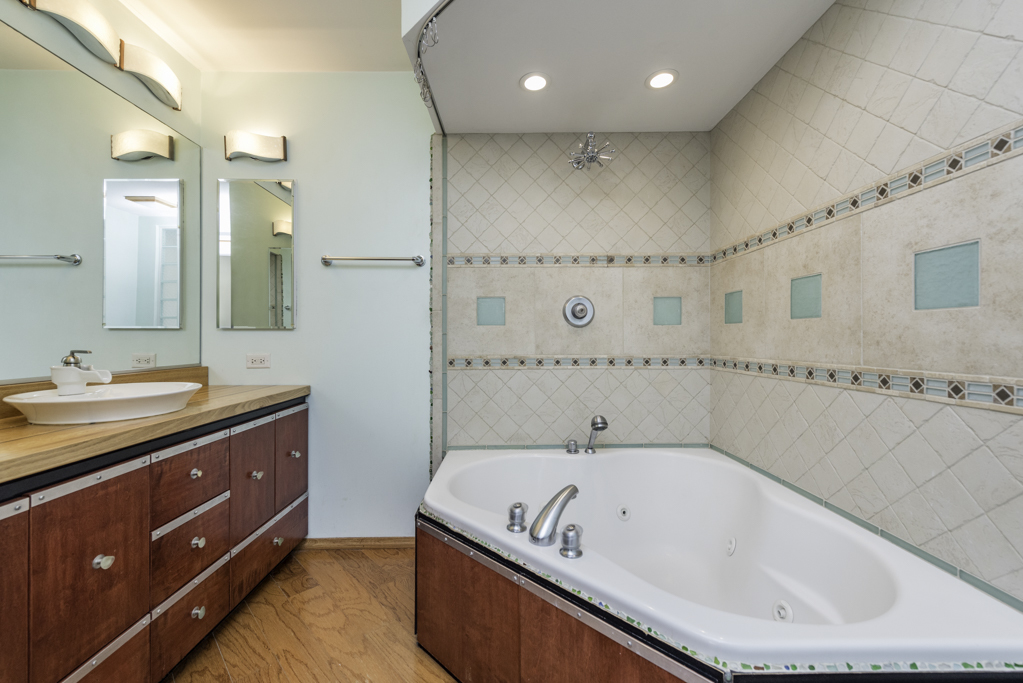 3302 Berwyn Avenue #82, North Chicago, IL 60064
