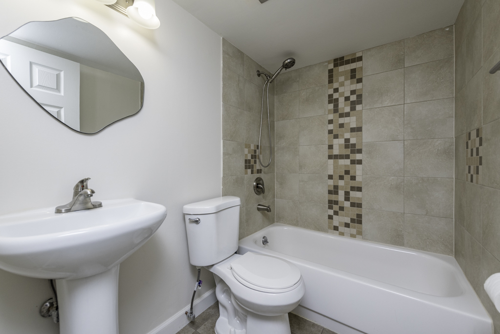 3302 Berwyn Avenue #82, North Chicago, IL 60064