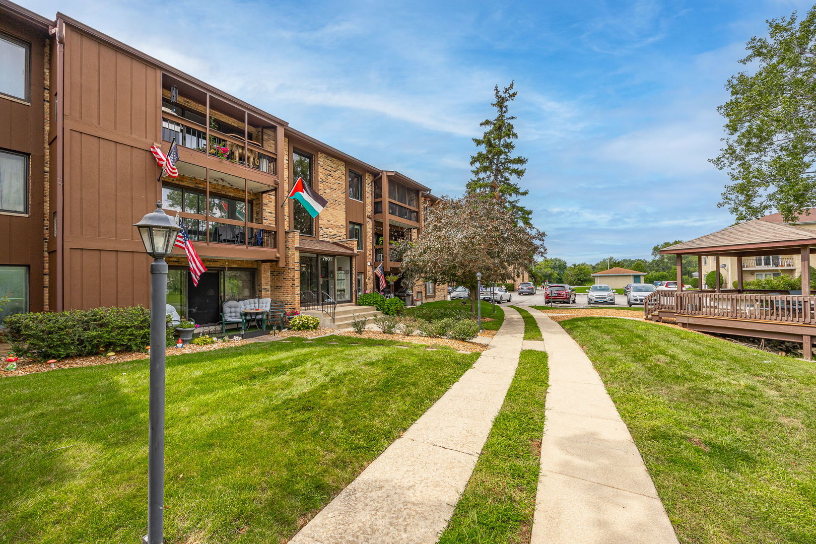 7501 175th Street #13, Tinley Park, IL 60477