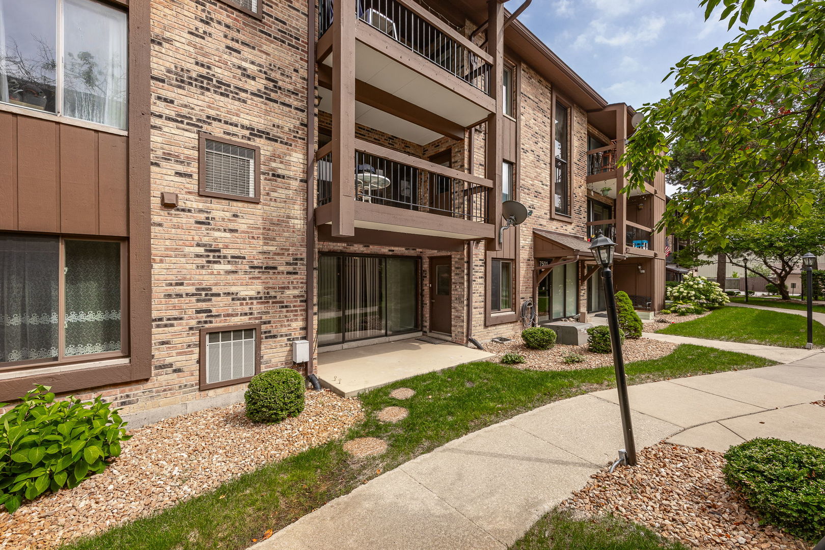 7501 175th Street #13, Tinley Park, IL 60477