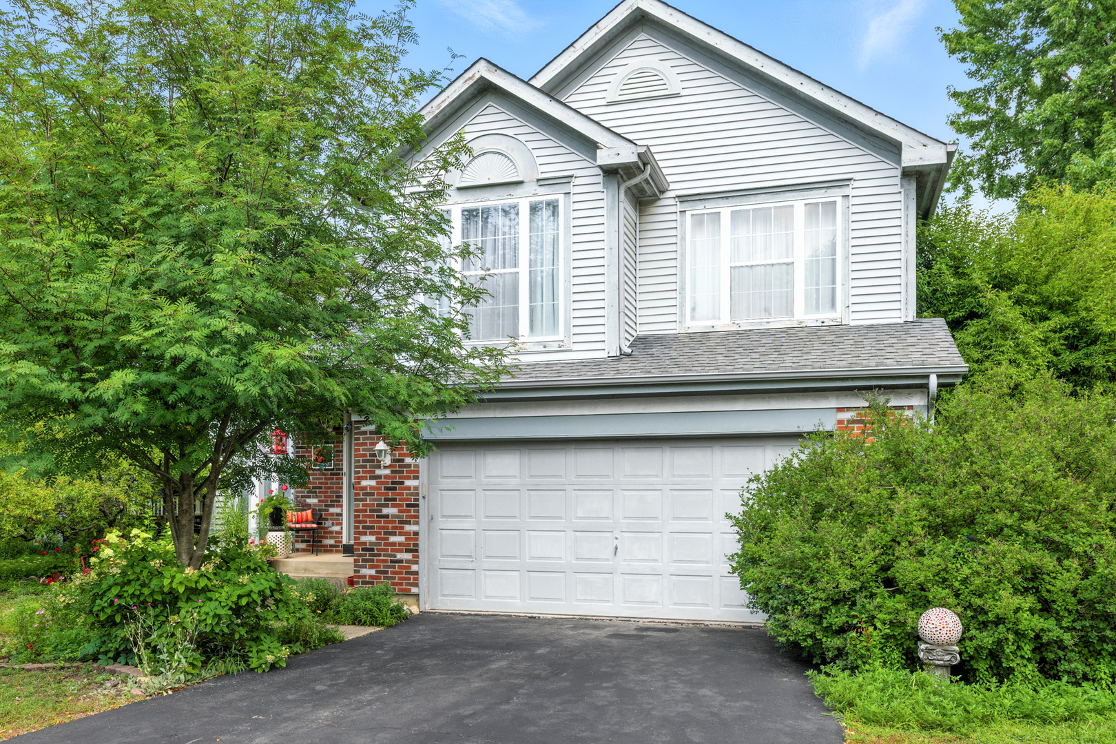1040 BUTLER BAY Court, Elgin, IL 60120
