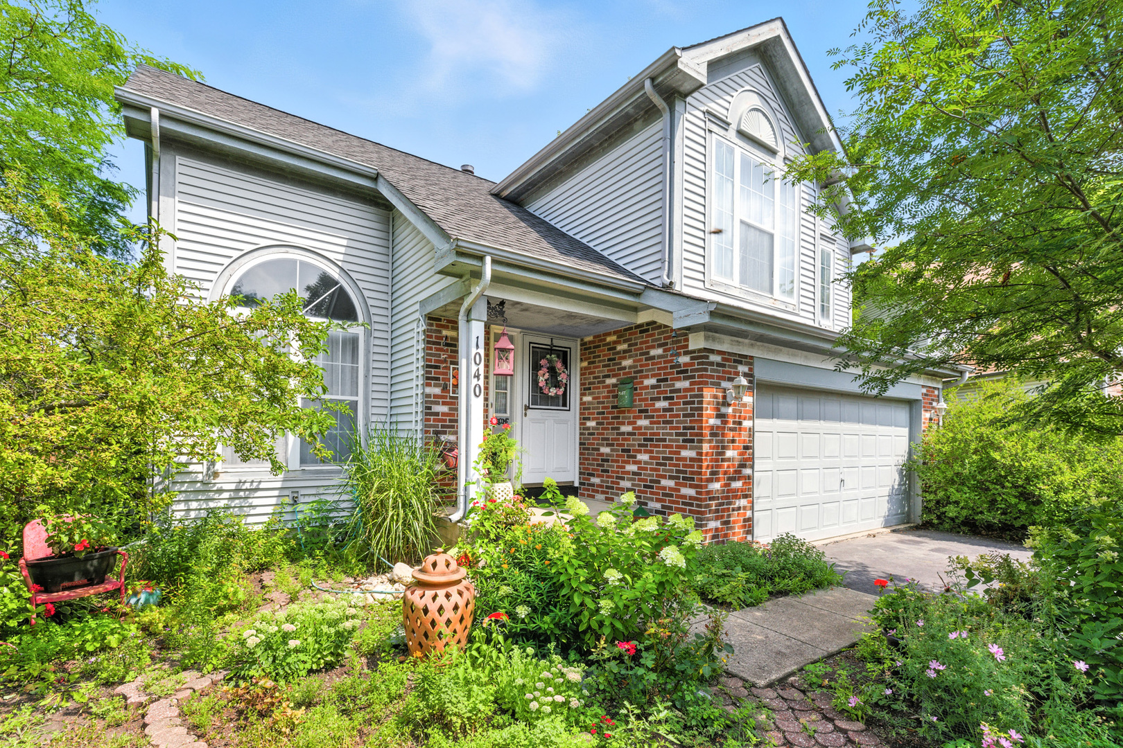 1040 BUTLER BAY Court, Elgin, IL 60120
