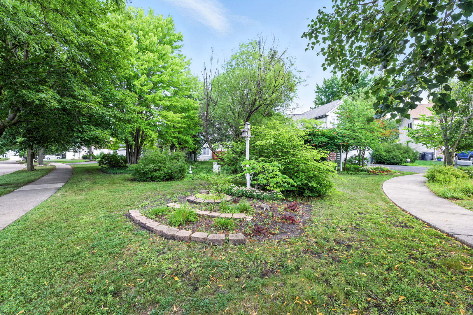 1040 BUTLER BAY Court, Elgin, IL 60120