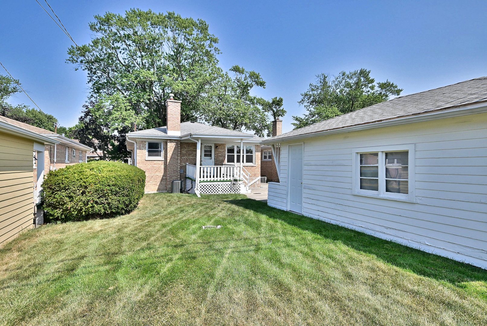 8038 N Oconto Avenue, Niles, IL 60714