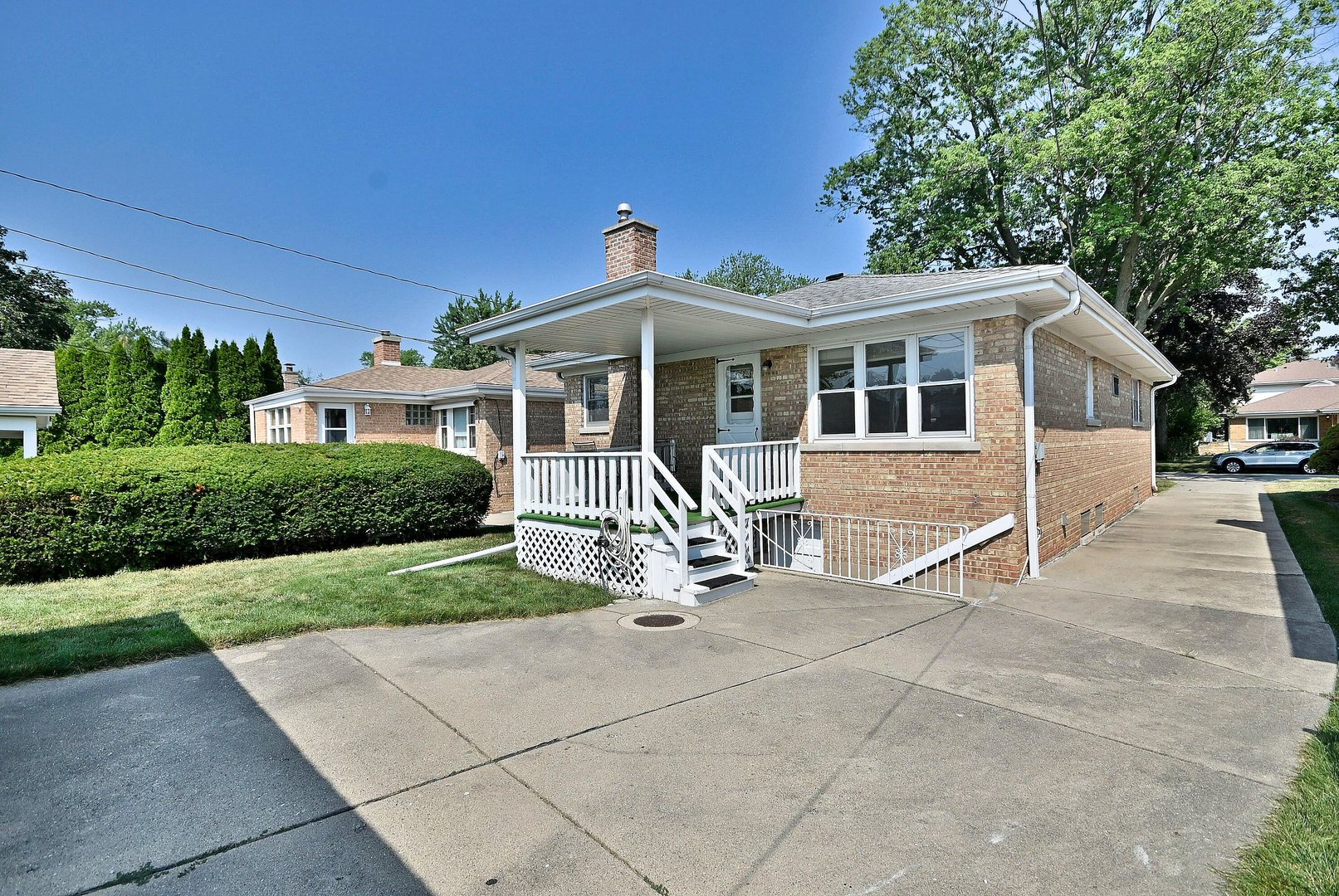 8038 N Oconto Avenue, Niles, IL 60714