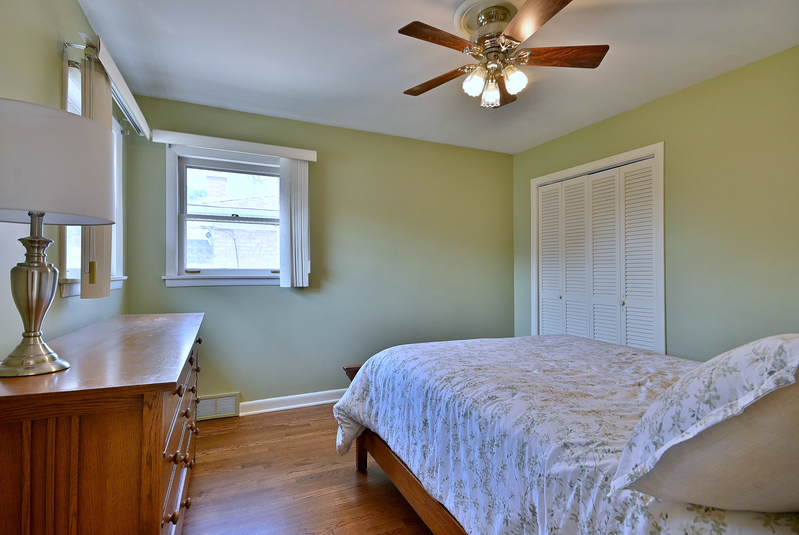 8038 N Oconto Avenue, Niles, IL 60714