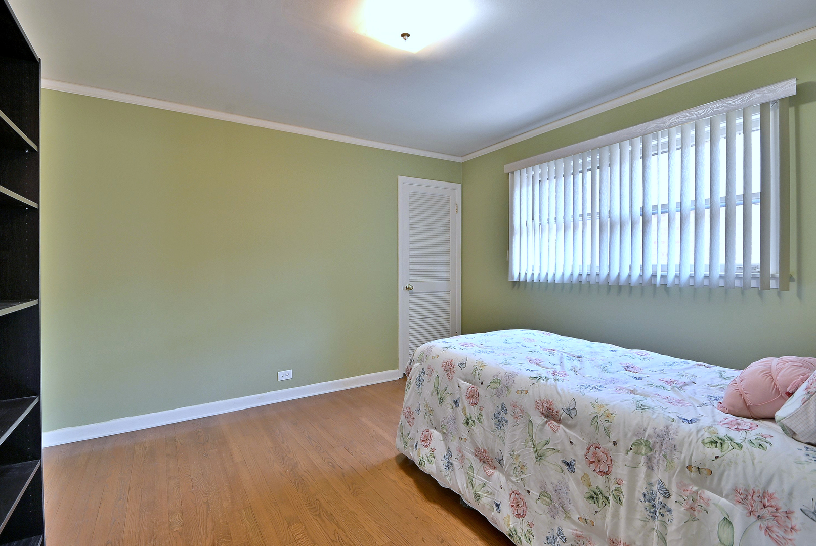 8038 N Oconto Avenue, Niles, IL 60714
