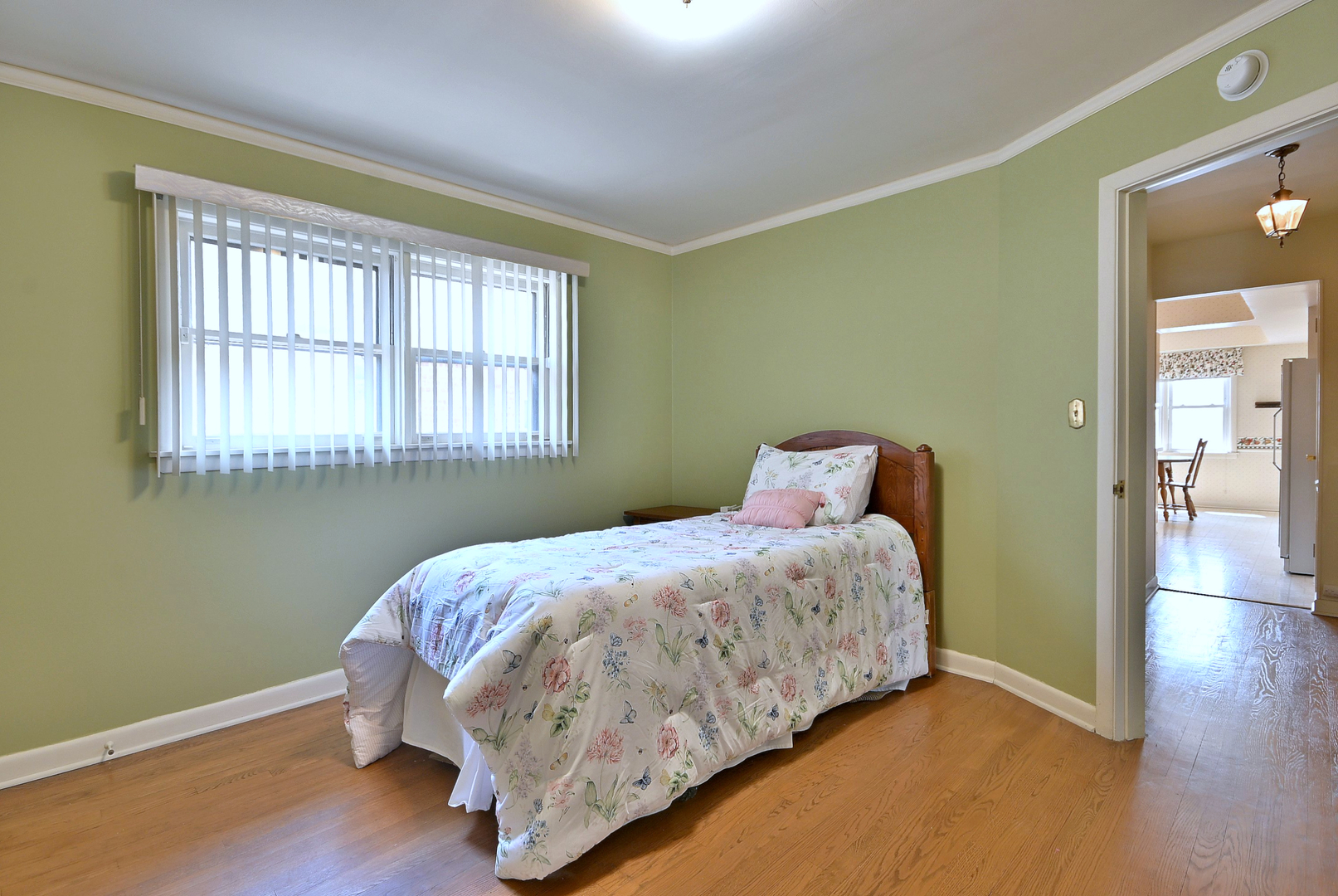 8038 N Oconto Avenue, Niles, IL 60714