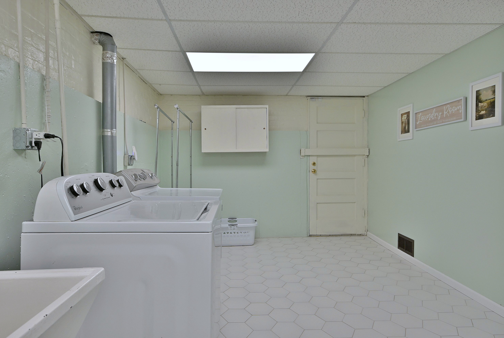 8038 N Oconto Avenue, Niles, IL 60714
