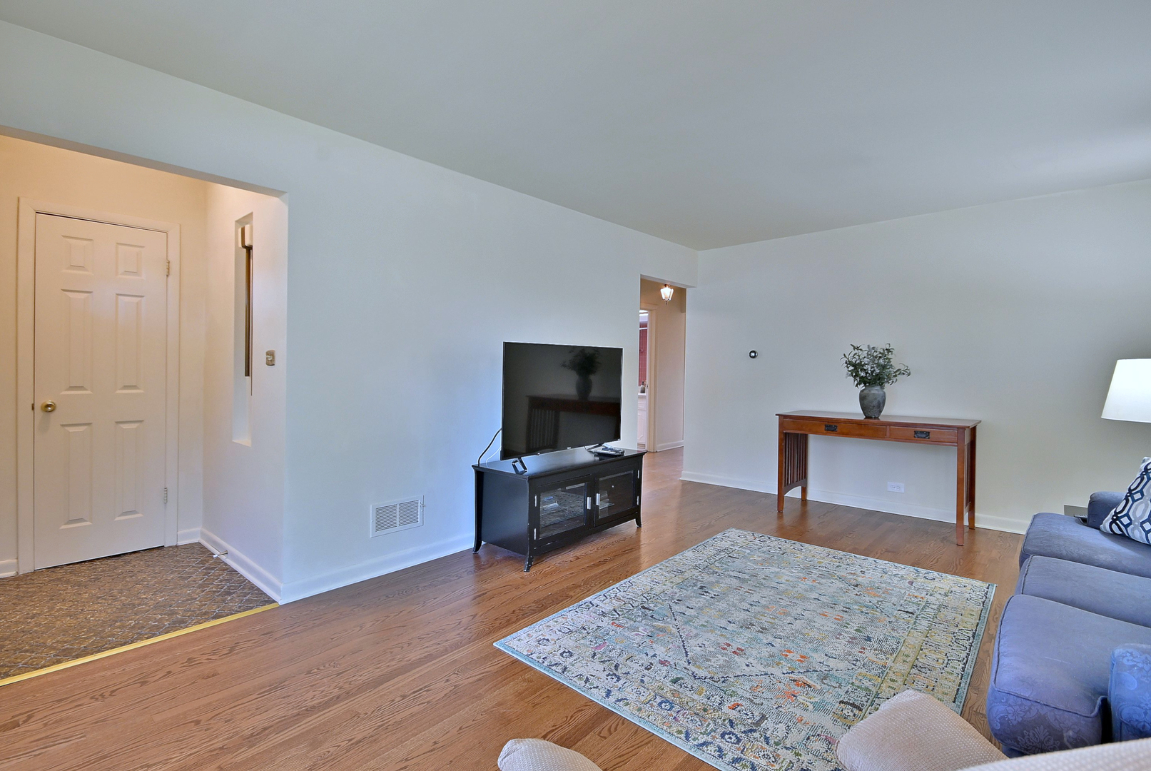 8038 N Oconto Avenue, Niles, IL 60714