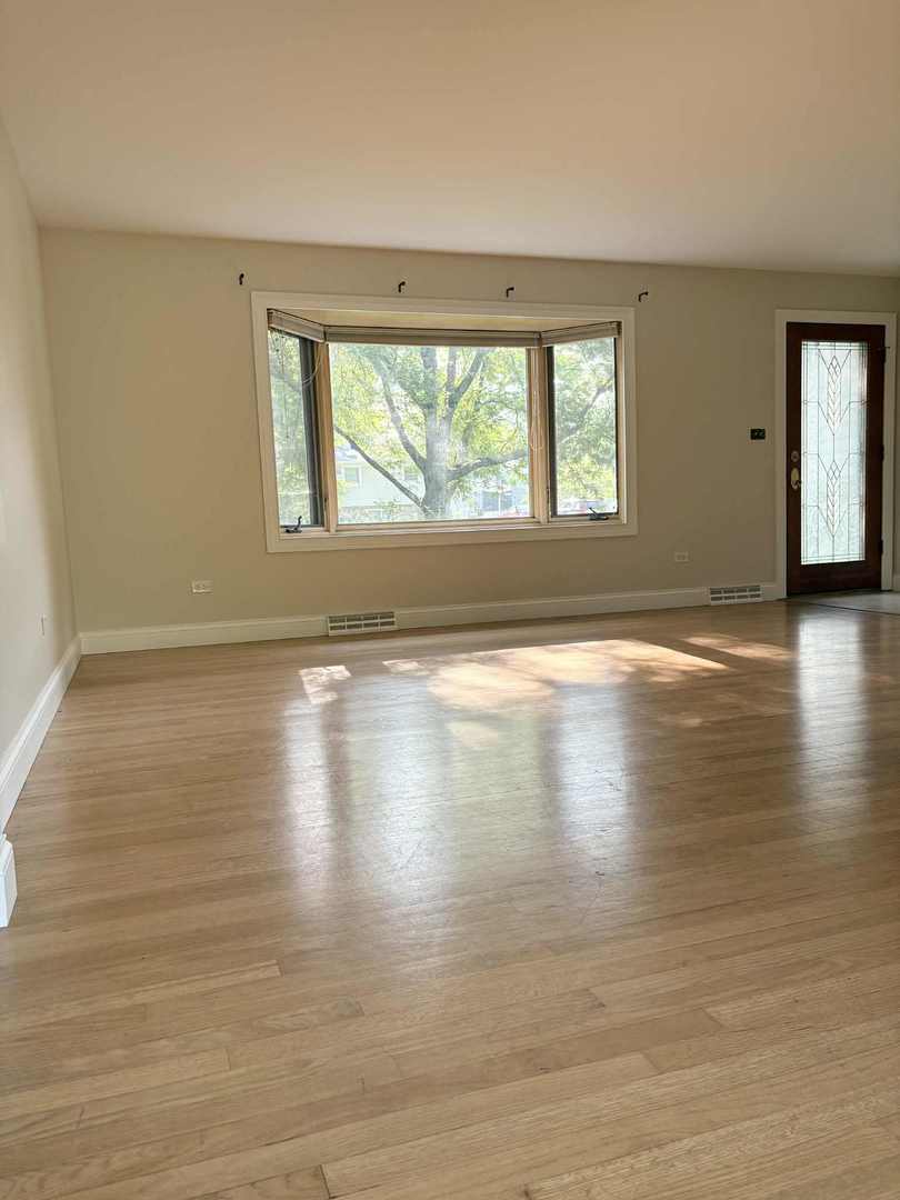 5S426 Columbia Street, Naperville, IL 60563
