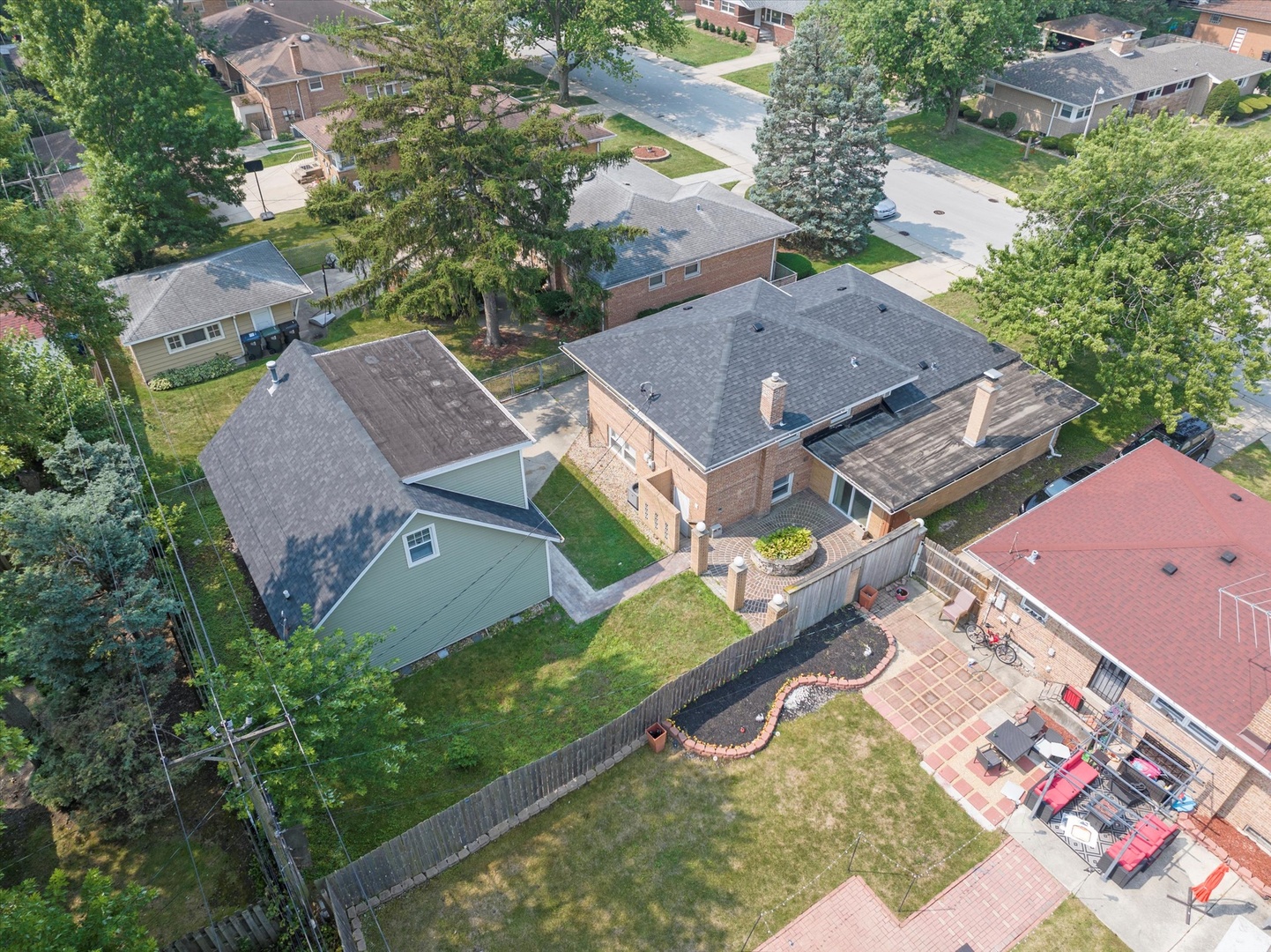 16327 Dobson Avenue, South Holland, IL 60473