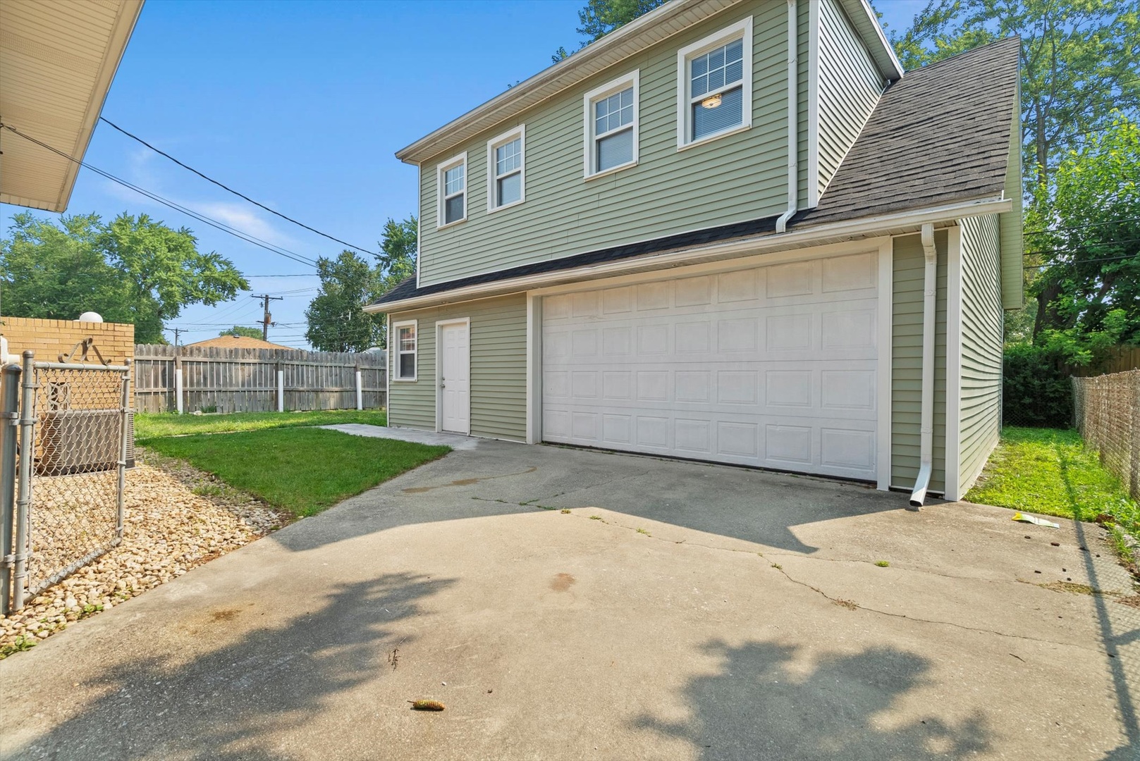 16327 Dobson Avenue, South Holland, IL 60473
