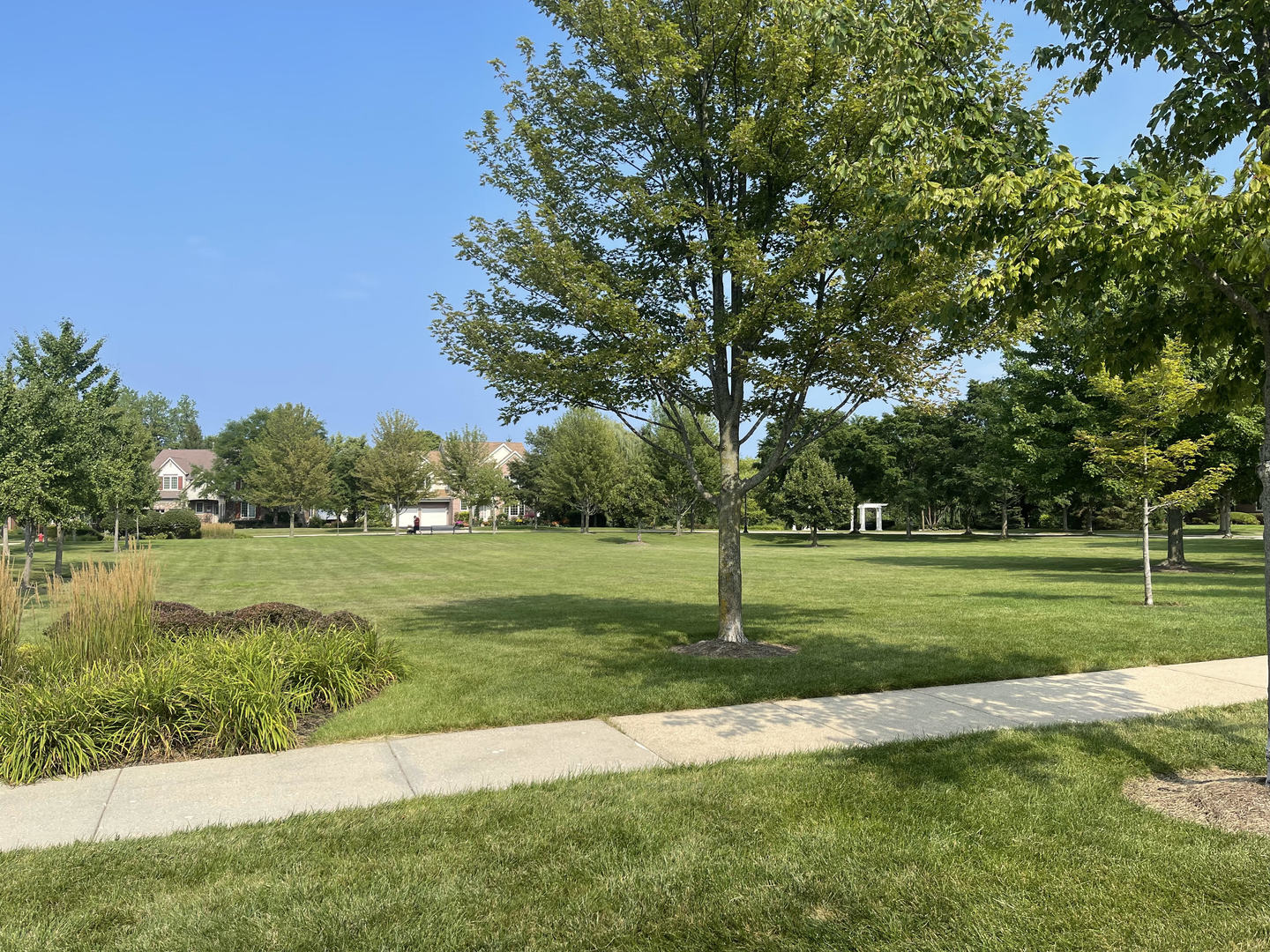 2475 WATERBURY Lane, Buffalo Grove, IL 60089