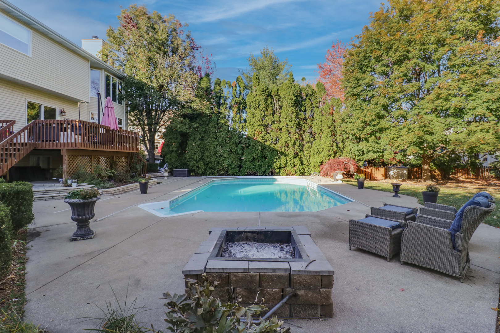 13 Red Stone Court, Bloomington, IL 61704