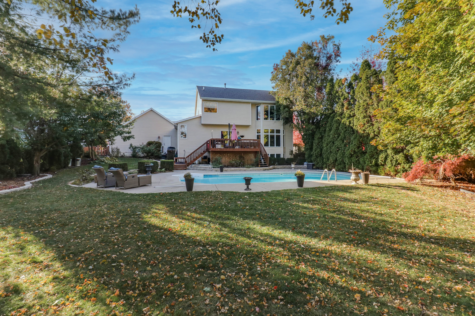 13 Red Stone Court, Bloomington, IL 61704