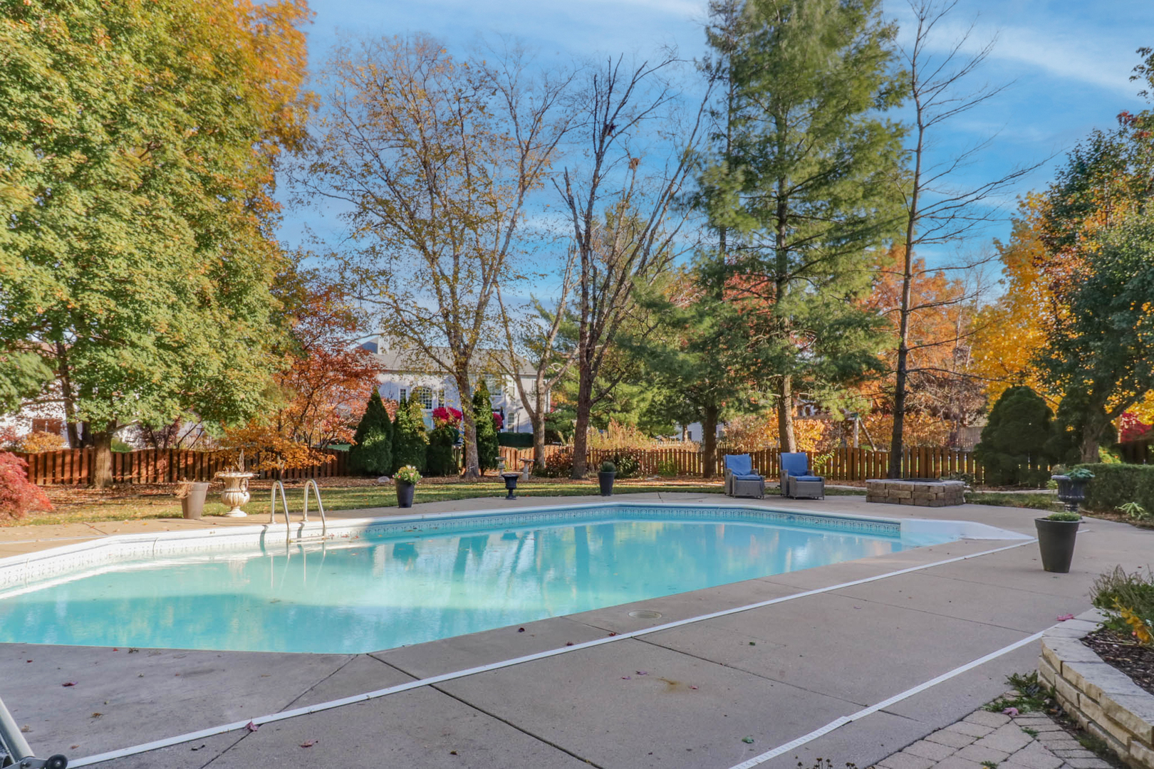 13 Red Stone Court, Bloomington, IL 61704