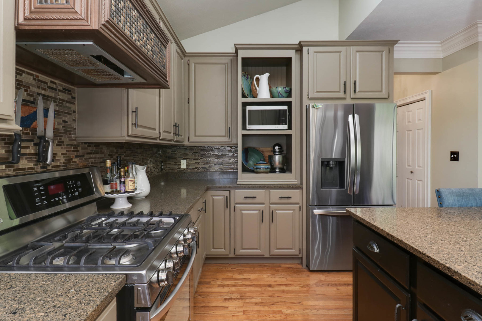 13 Red Stone Court, Bloomington, IL 61704