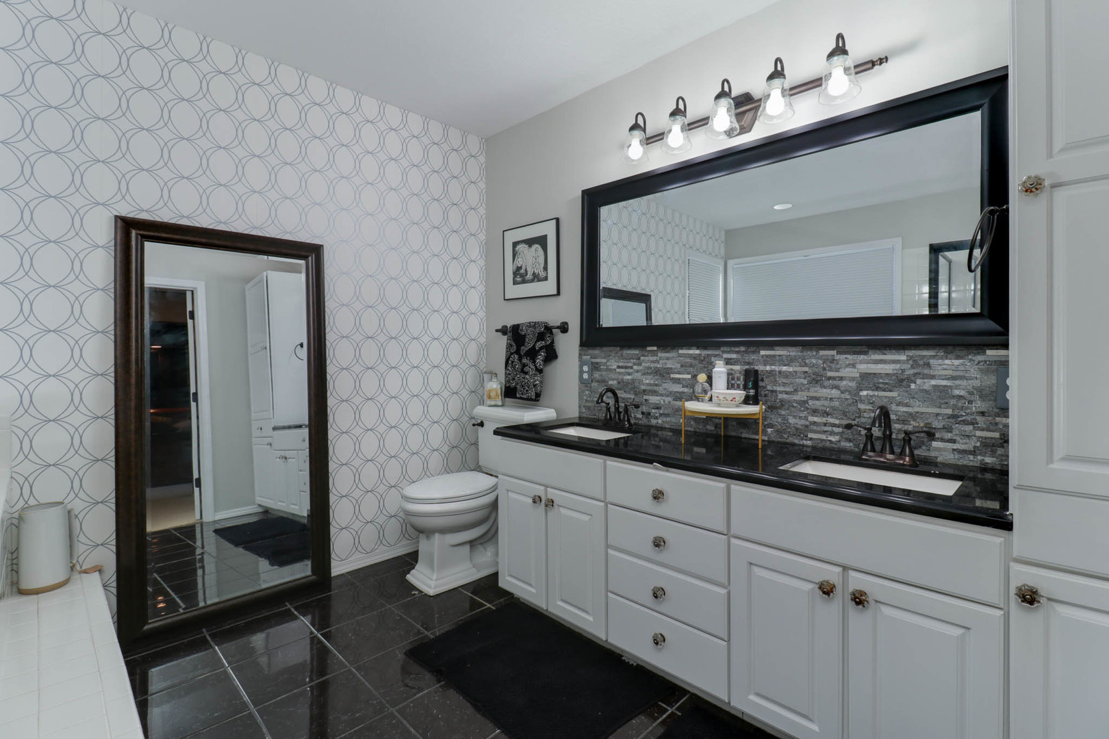 13 Red Stone Court, Bloomington, IL 61704