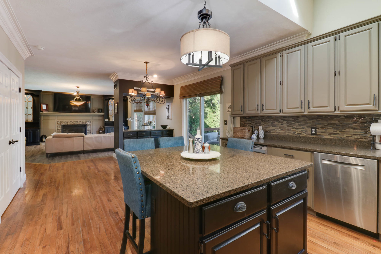 13 Red Stone Court, Bloomington, IL 61704