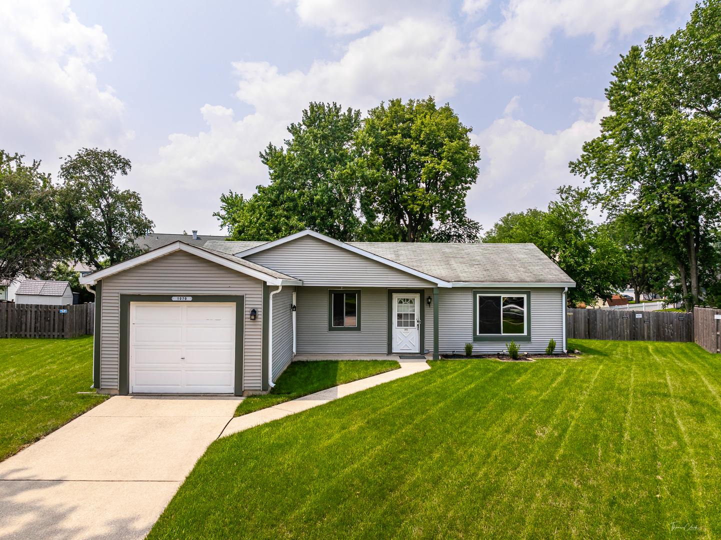 1070 Crestwood Lane, Bolingbrook, IL 60440
