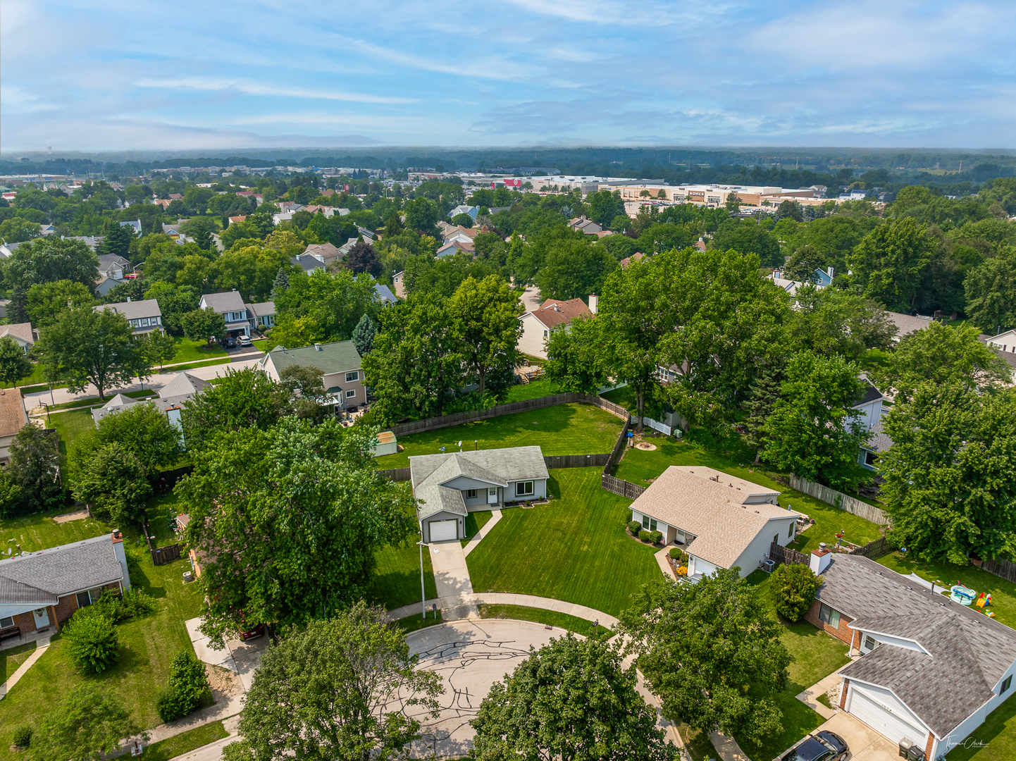 1070 Crestwood Lane, Bolingbrook, IL 60440