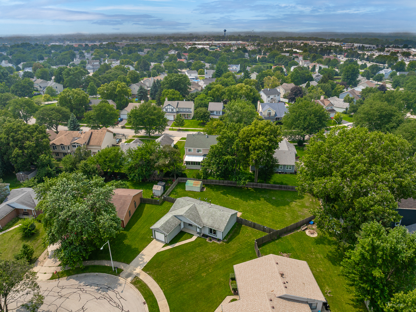 1070 Crestwood Lane, Bolingbrook, IL 60440