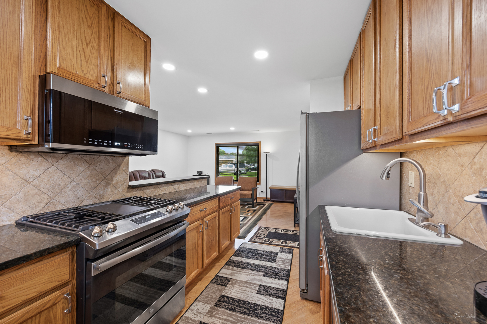 1070 Crestwood Lane, Bolingbrook, IL 60440
