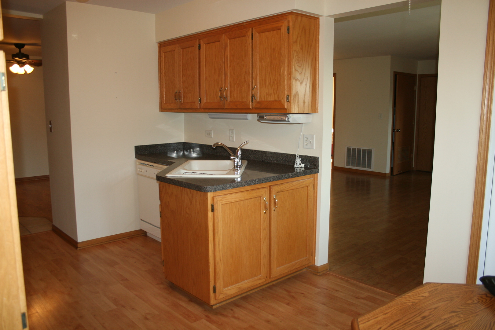 13934 E Leamington Drive #311, Crestwood, IL 60418
