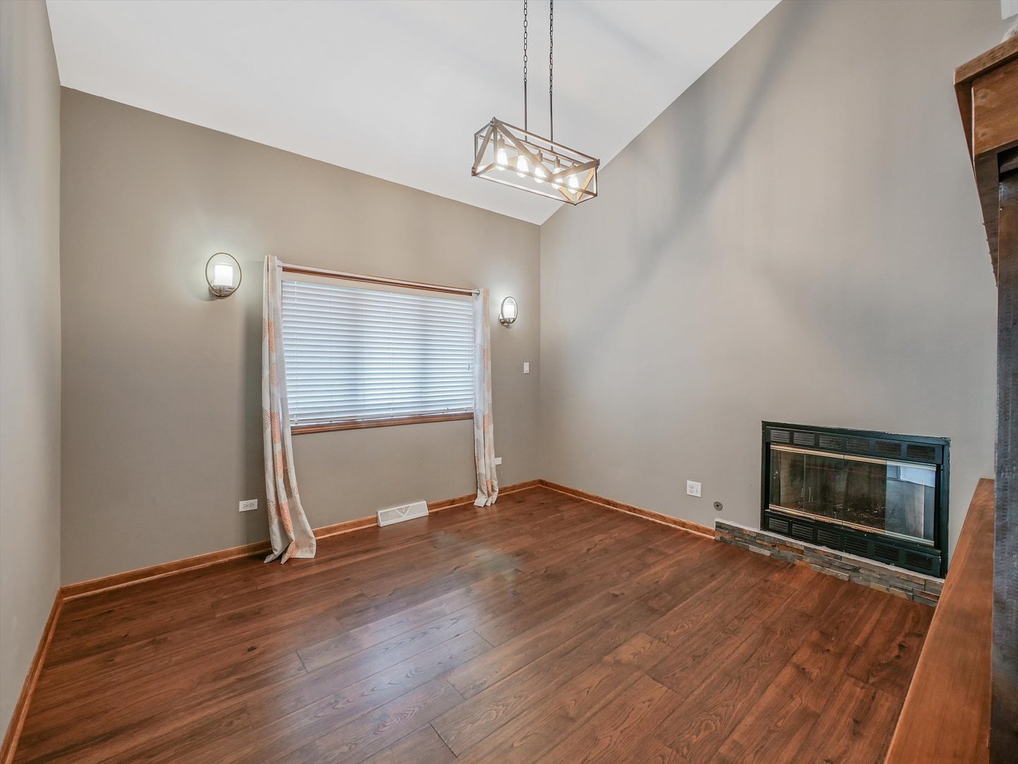7240 W Colleen Court, Monee, IL 60449