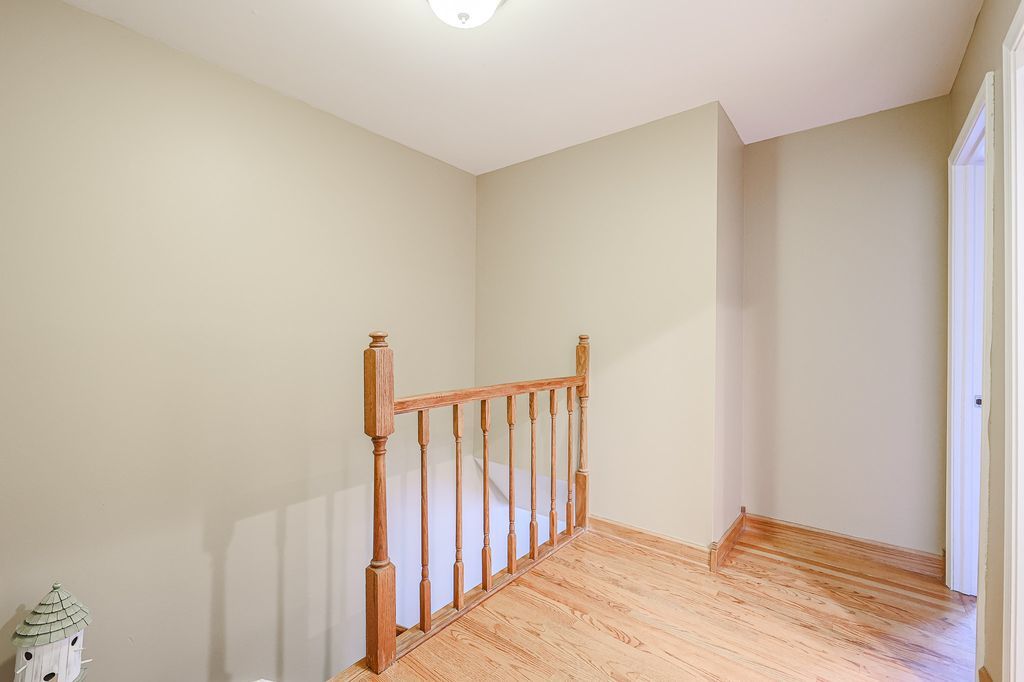 569 Westminster Circle, Roselle, IL 60172