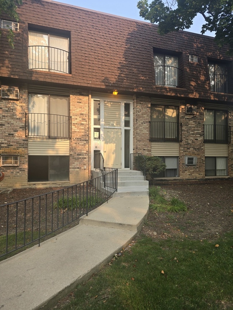 184 S Waters Edge Drive #201, Glendale Heights, IL 60139