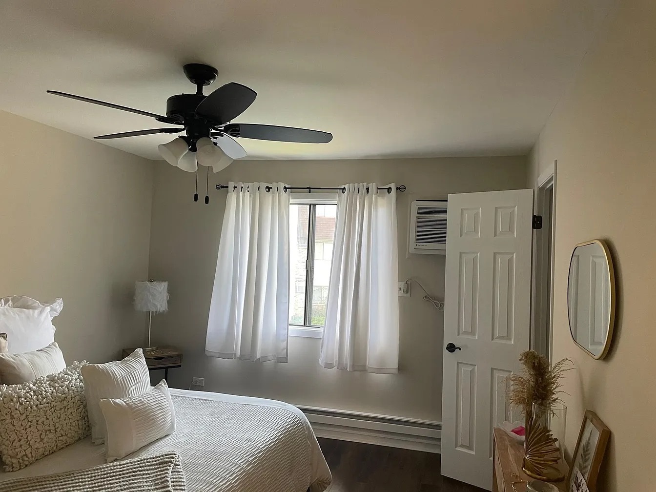 184 S Waters Edge Drive #201, Glendale Heights, IL 60139