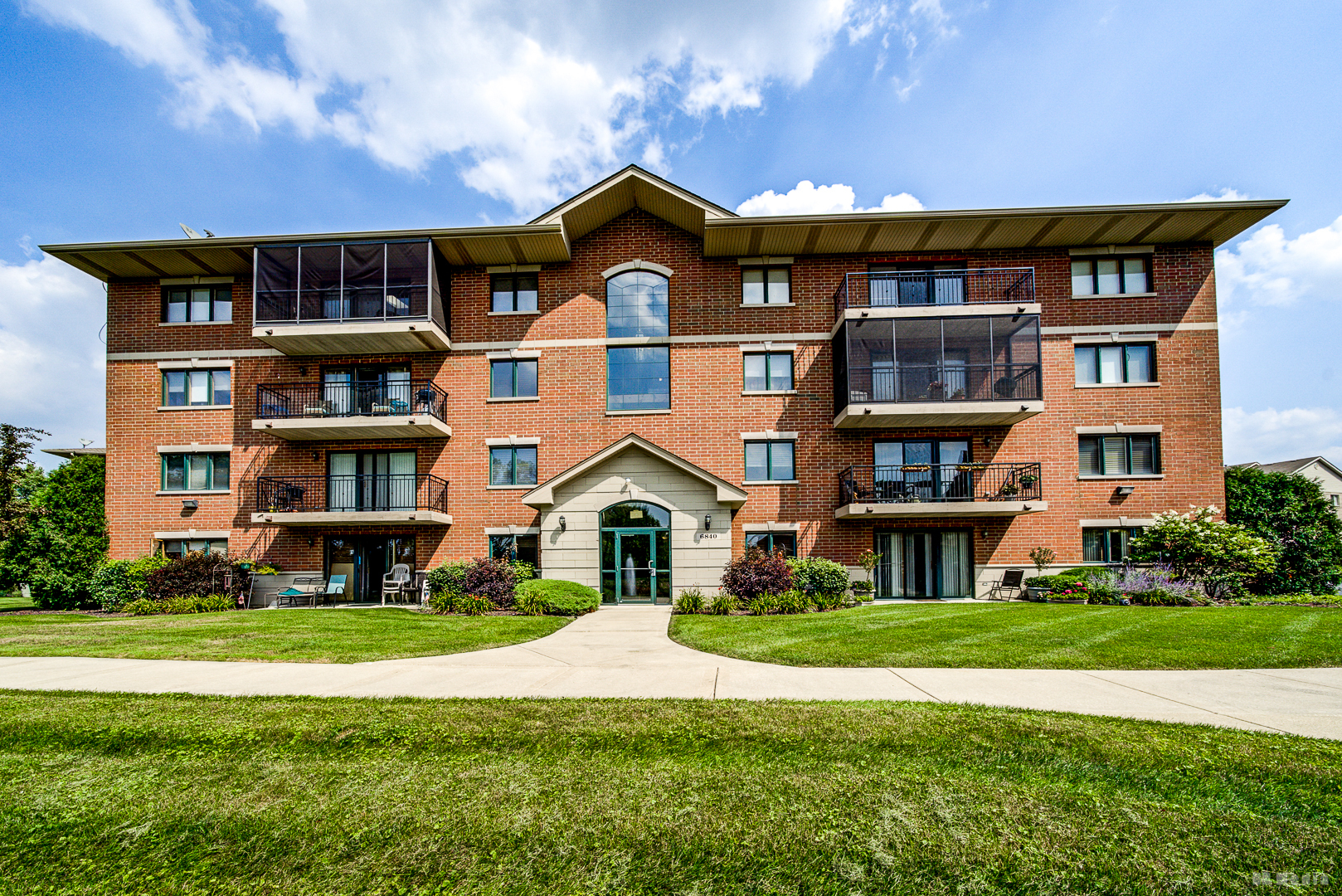 6840 W Winding Trail #401, Oak Forest, IL 60452