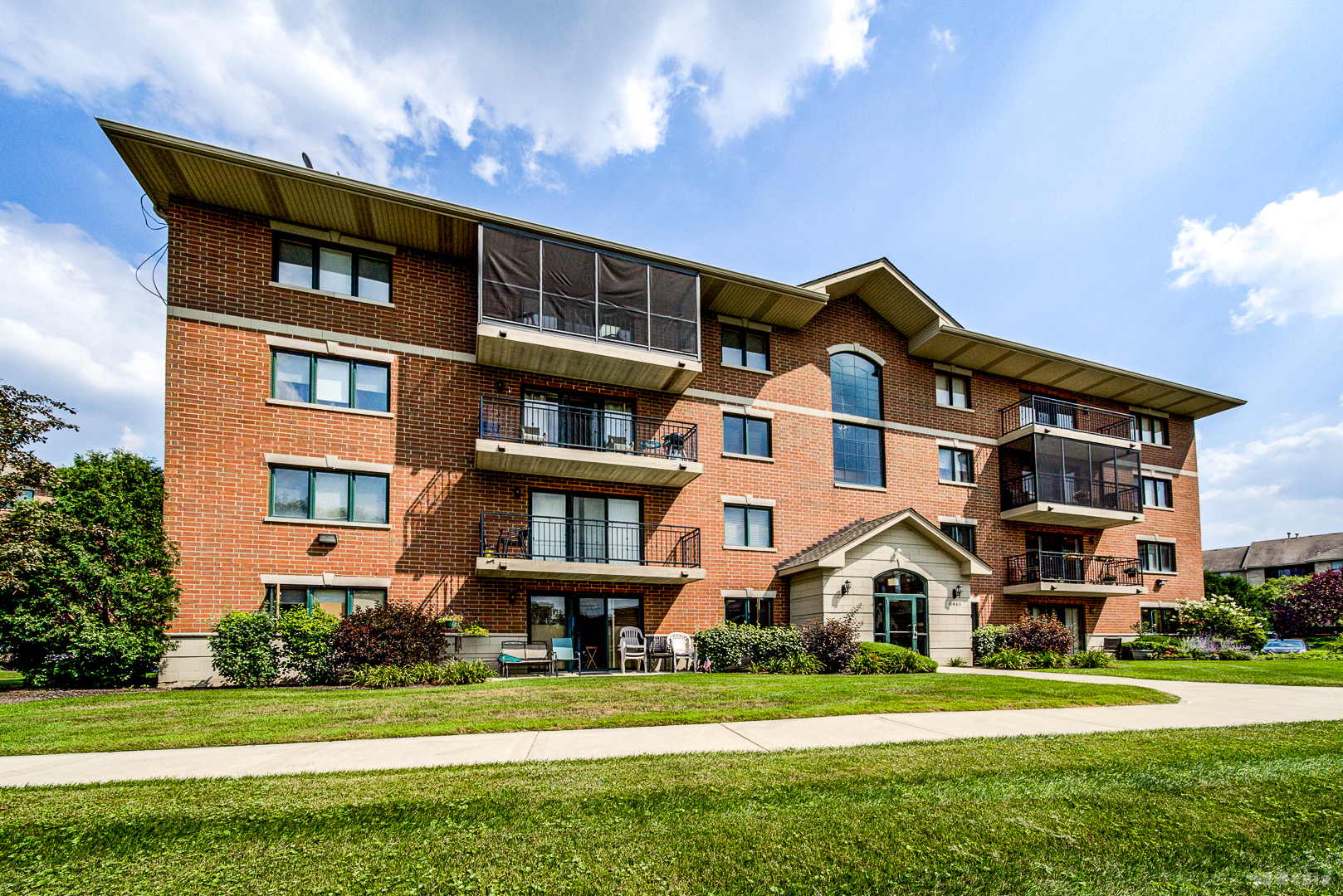 6840 W Winding Trail #401, Oak Forest, IL 60452