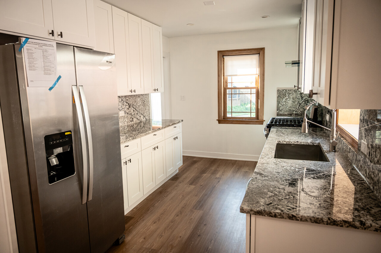 7027 N Mankato Avenue, Chicago, IL 60646