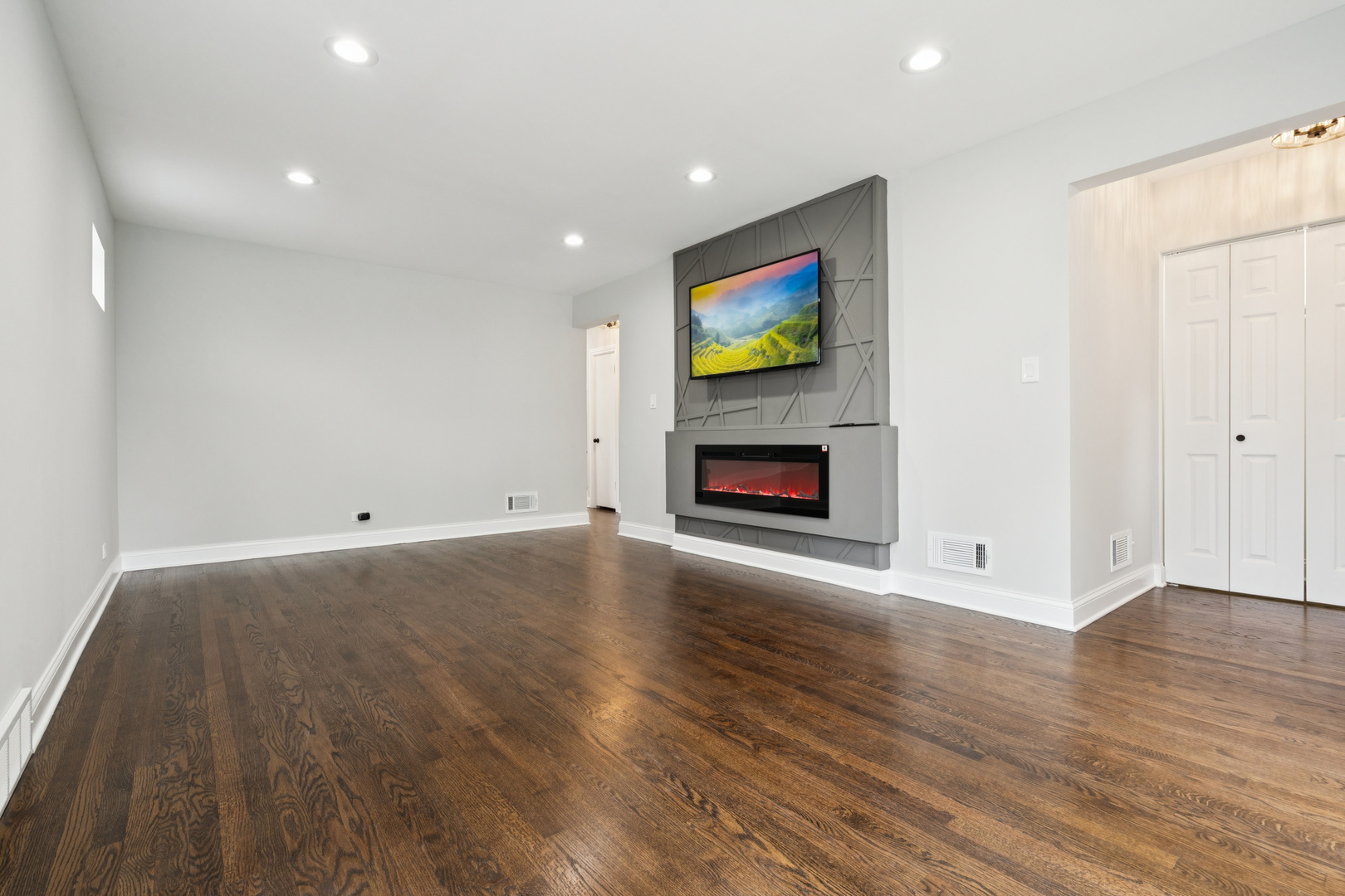 2134 E 91st Street, Chicago, IL 60617