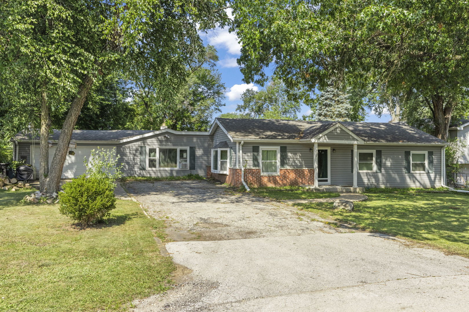 0S732 Myrtle Street, Winfield, IL 60190