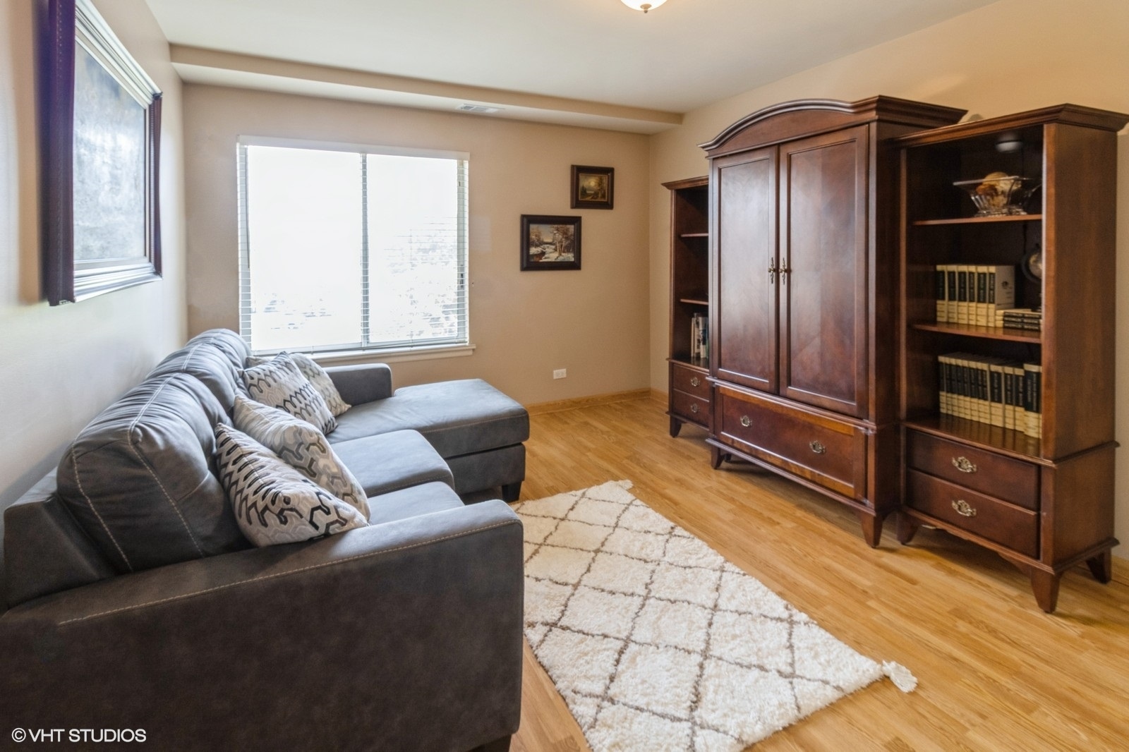 245 S Park Lane #424, Palatine, IL 60074